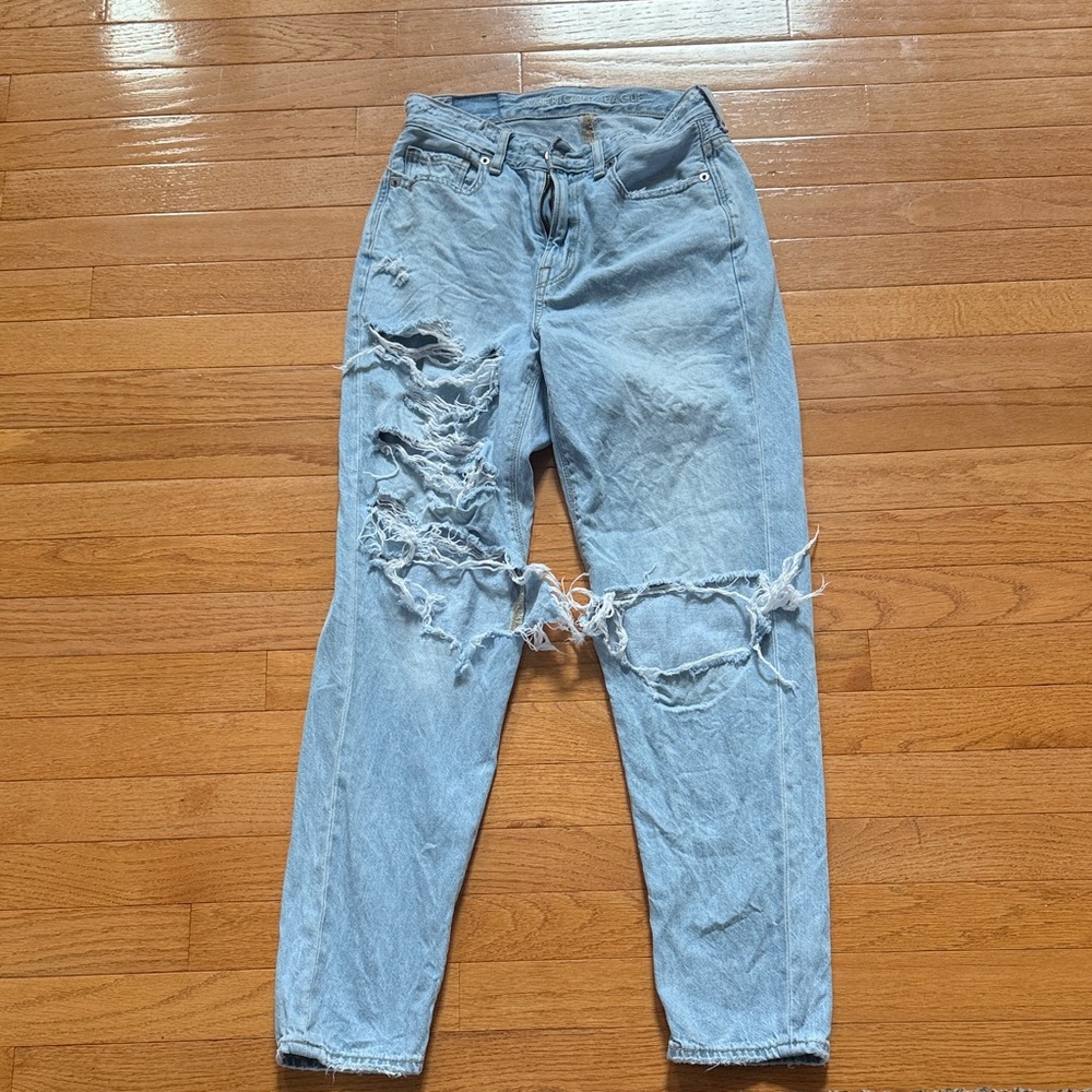 American Eagle Outfitters Light Blue Distressed Boyfriend Jeans